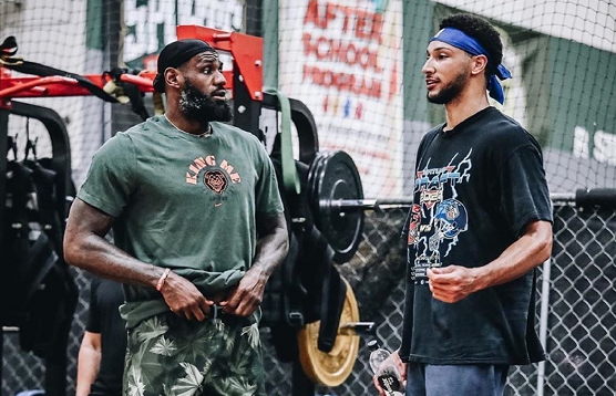 背后是一整 背后是一整