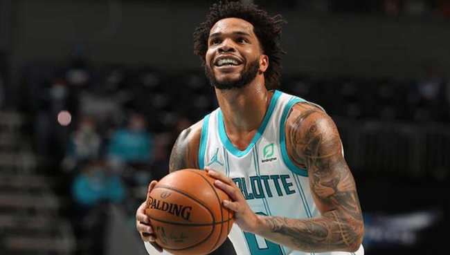 米兰通过左 米兰通过左