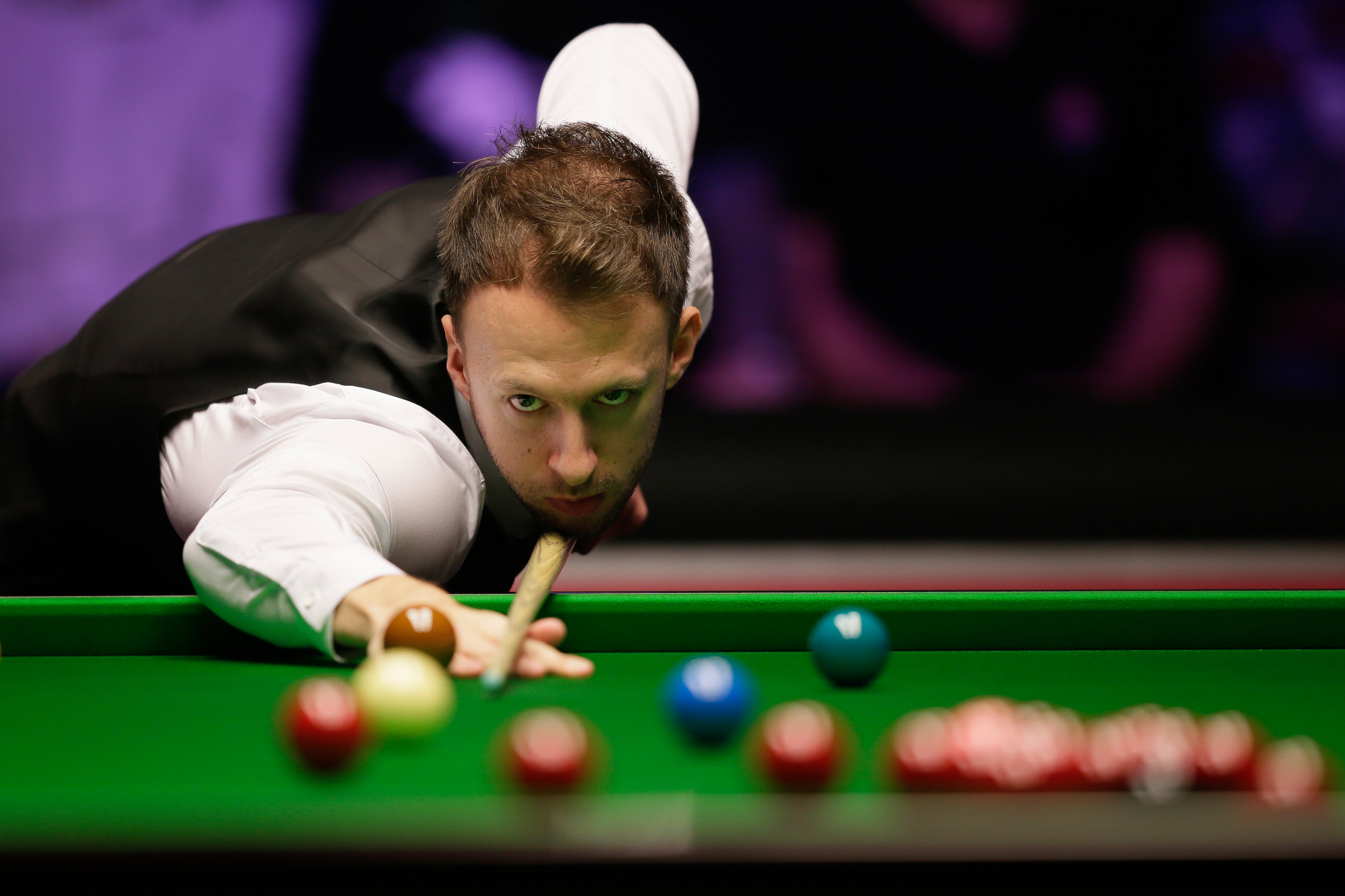 两队若按E 两队若按E